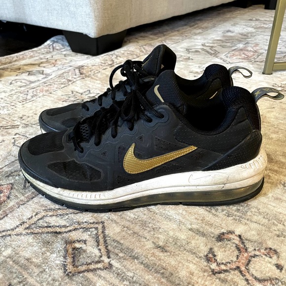 Athletic_Shoes